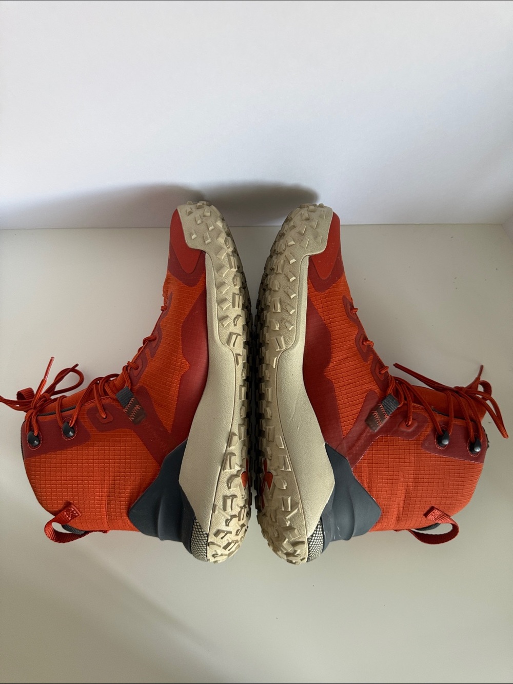 Under Armour HOVR Dawn WP Waterproof Hiking Boots Red Orange Men’s Size 11 Flaw - Picture 7 of 16